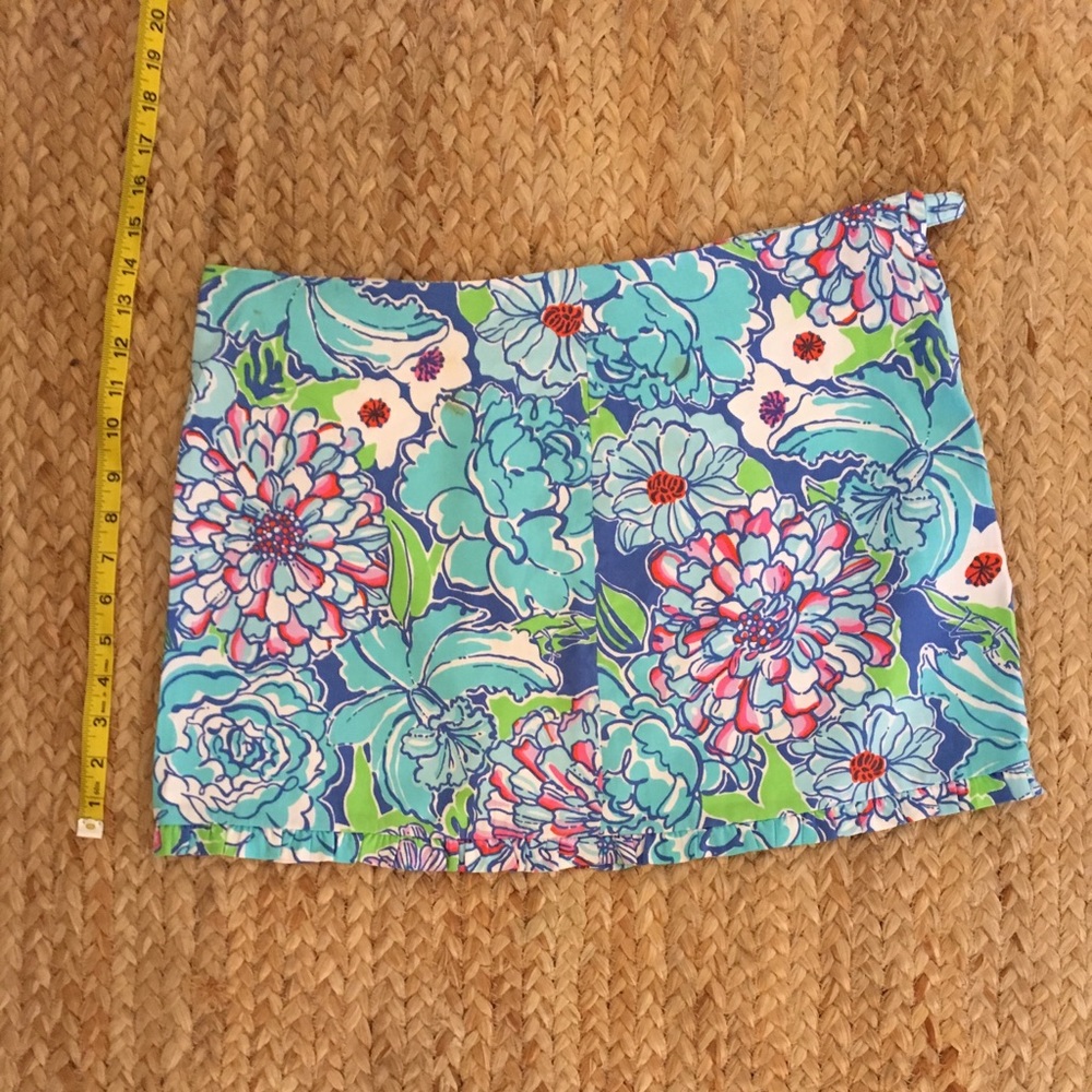 Lilly Pulitzer size 8 skirt with ruffle edge